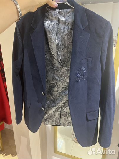 Модный бархатный пиджак