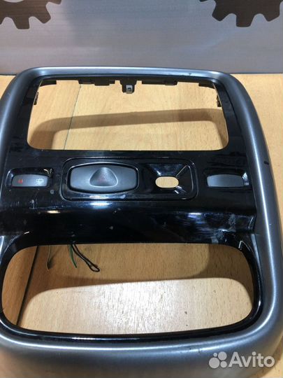 Рамка магнитолы Renault Duster