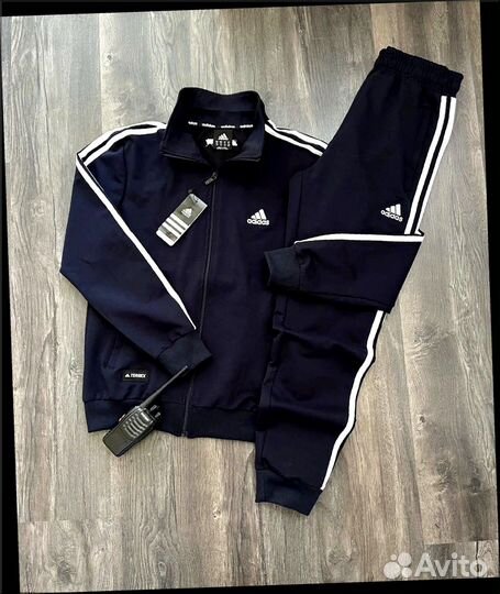 Мужской спортивный костюм adidas