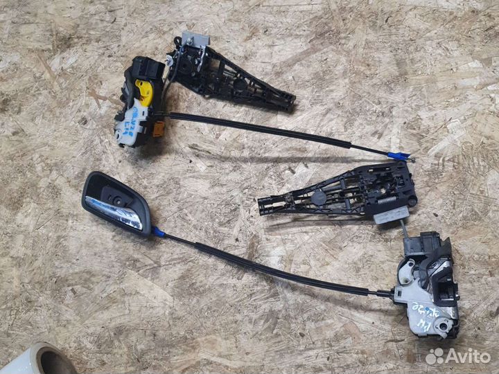 Замок двери передней правой Шевроле круз