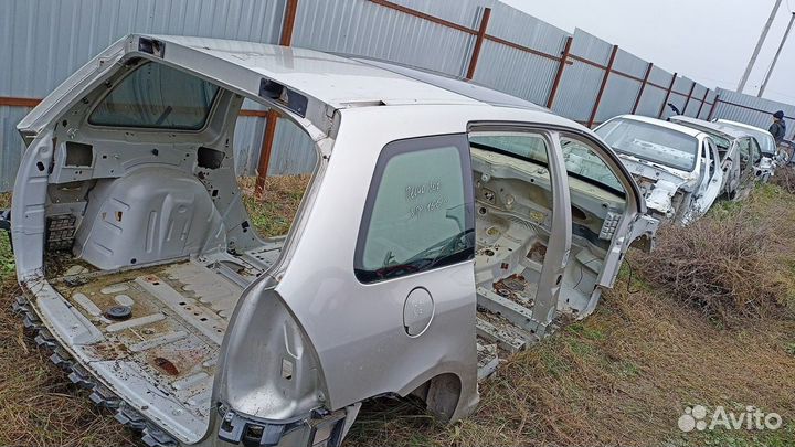 Опель Зафира B крыло заднее правое четверть