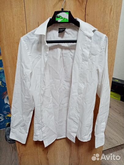 Рубашка белая и голубая