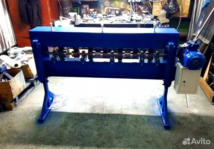 Машина для нанесения ребер жесткости