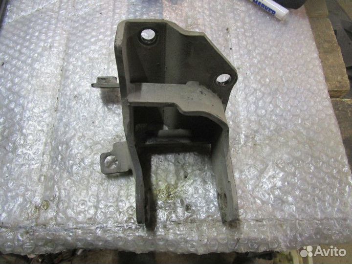 Кронштейн кпп Kia Ceed 2007-2012,Elantra 2006-2011