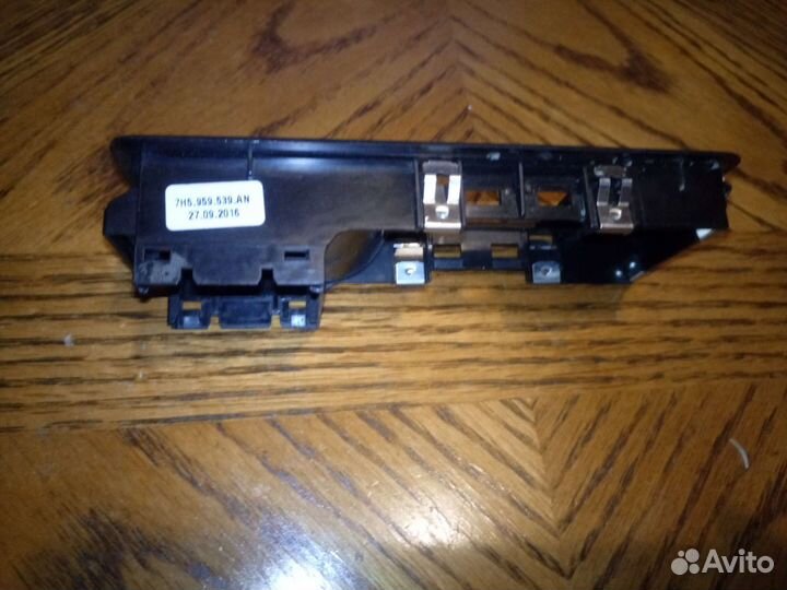 Рамка кнопок стеклоподъемников vw t6