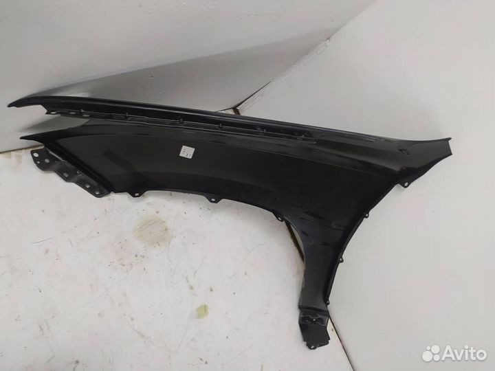 Крыло переднее правое Toyota Land Cruiser 150 Prado J150