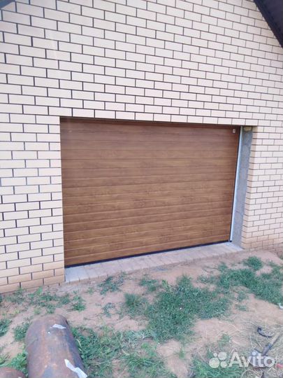 Секционные ворота