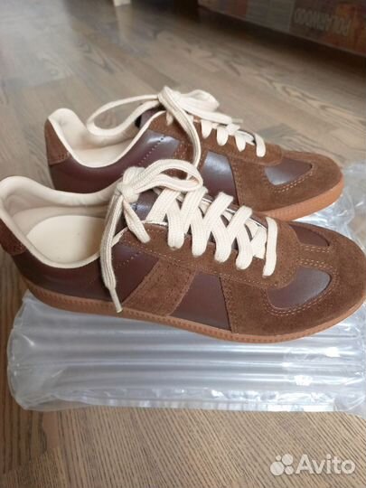 Кроссовки женские 38 размер новые
