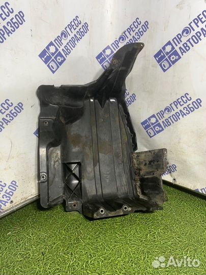 Защита бензобака правая Land Rover Range Rover Iii