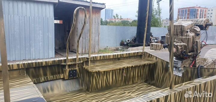 Лодка-болотоход + мотор