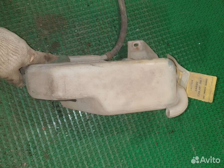 Бачок расширительный Крайслер Вояджер Додж Караван