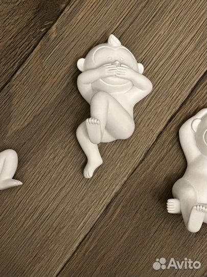 Набор настенных вешалок - обезьянки