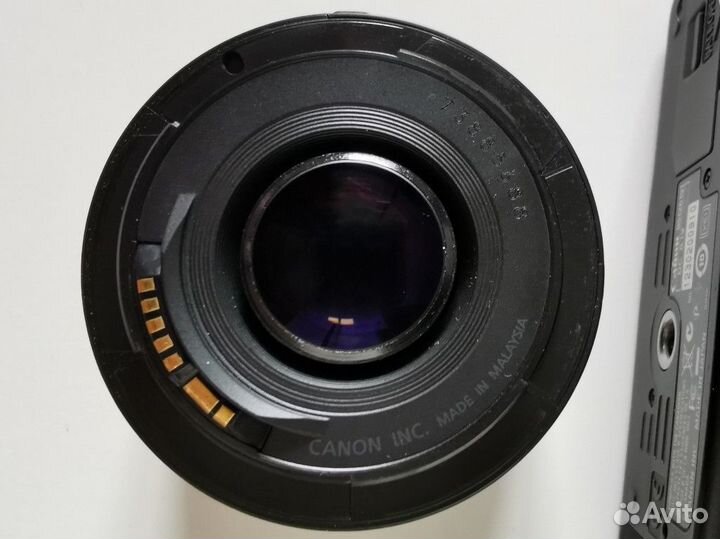 Объектив (портретник) Canon EF 50mm, 1:1:8