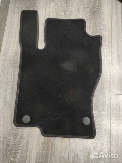 Оригинальные велюровые коврики в Mercedes GLE