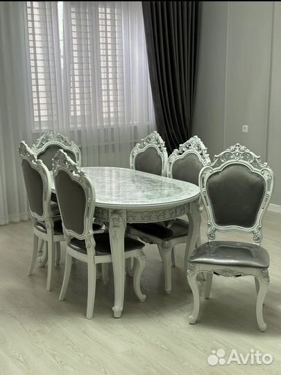 Столы и стулья новые