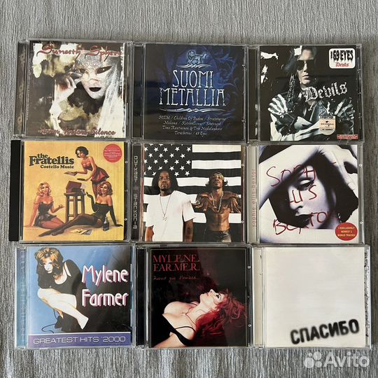 CD диски с полкой