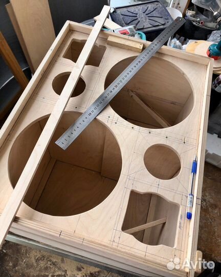 Колонка портативная. JBL PartyBox отдыхает