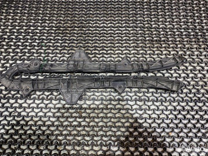 Кронштейны заднего бампера Авенсис 2