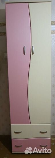 Мебель для подростка (шкафы, кровать)