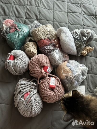 Спицы и пряжа комплектом