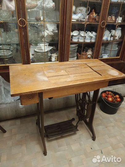 Швейная машина подольская