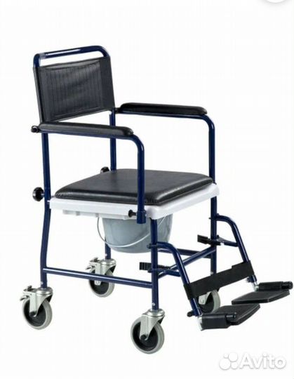 Кресло - стул с санитарными принадлежностиями