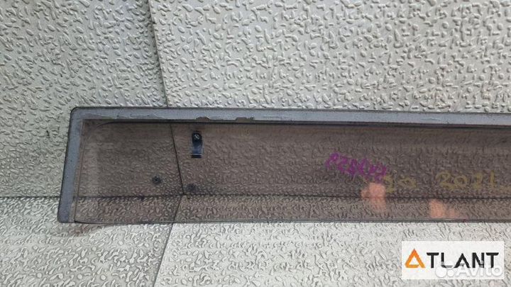 Ветровик задний правый daihatsu move