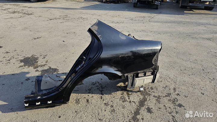 Задние крыло левое на Mercedes-Benz W211 E