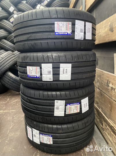 Michelin Pilot Sport 4 265/45 R19 105Y
