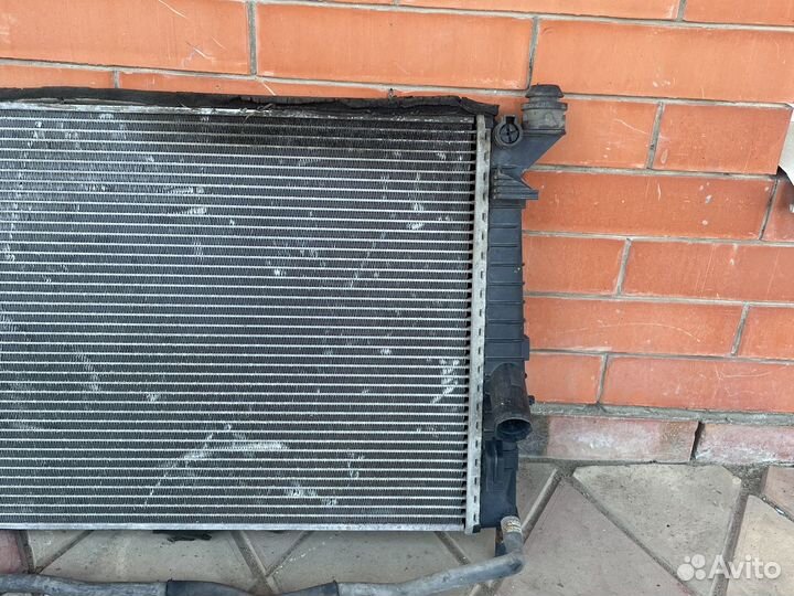 Радиатор охлаждения двигателя Ford Focus 2
