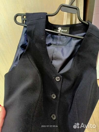 Школьный жилет темно синего цвета