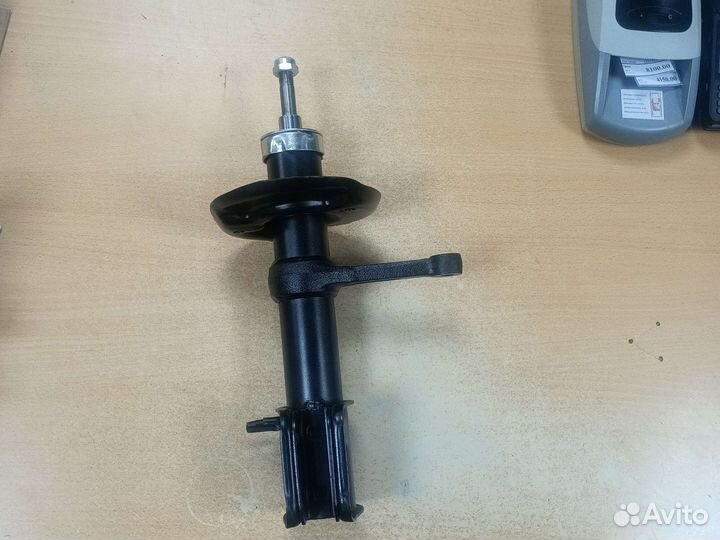 Амортизатор передней стойки левая Ваз 2190 маслен