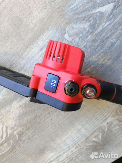 Пила цепная аккумуляторная безщеточая