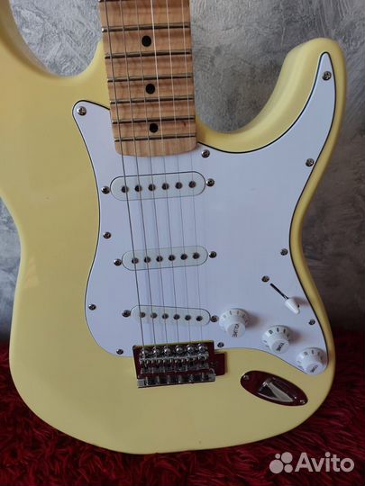 Электрогитара Fender Stratocaster Yngwie Malmsteen