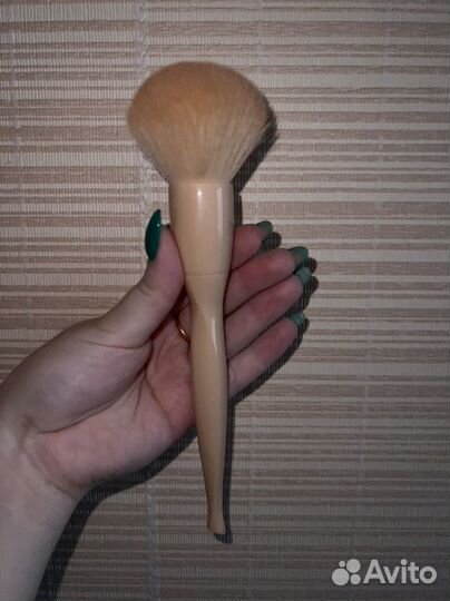 Кисть для макияжа deco. naked