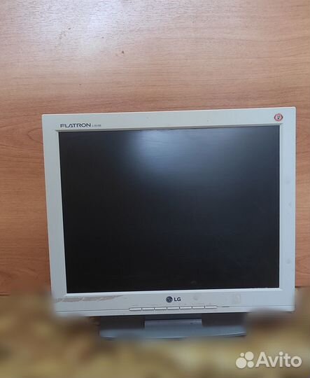 Монитор LG Flatron L1515S