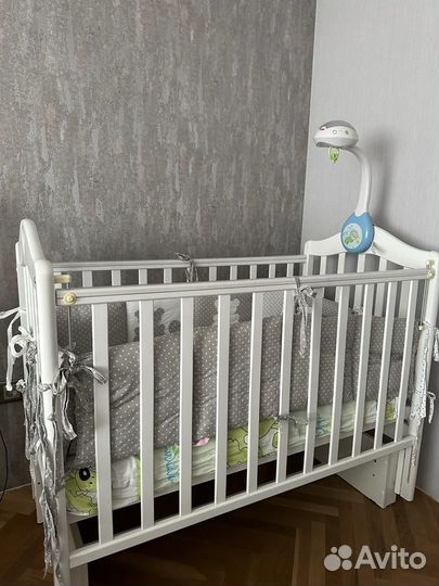 Детская кроватка, маятник