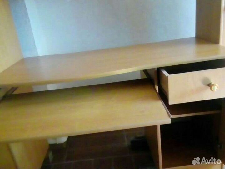 Уголок школьника с компьютерным столом
