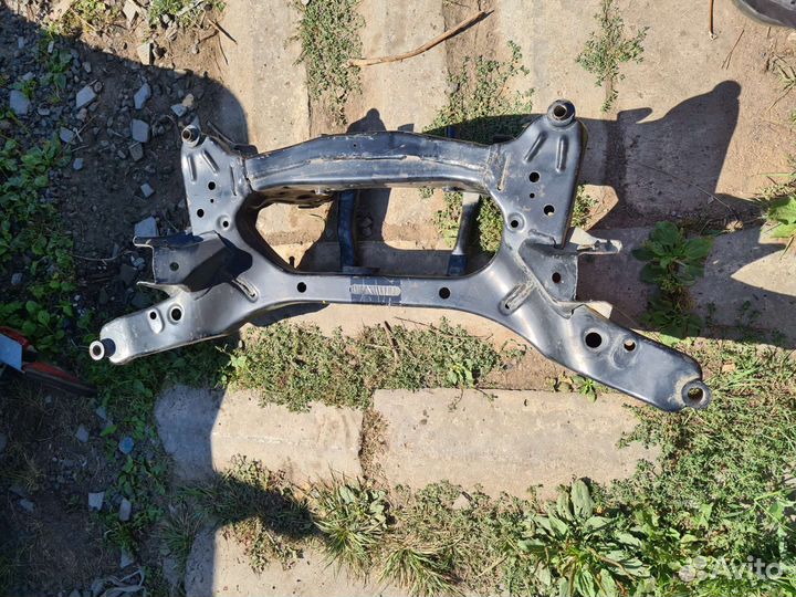 Подрамник задний Nissan X-Trail T31