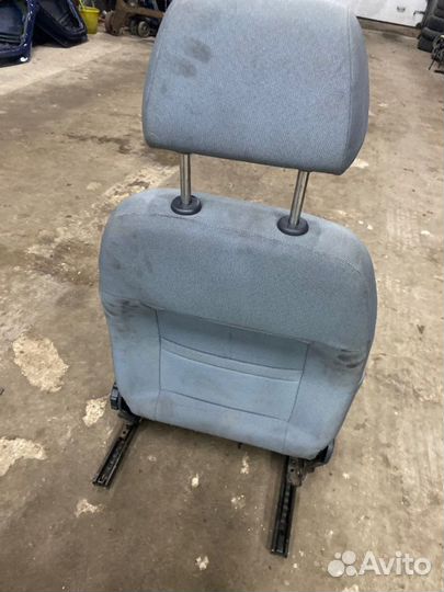 Сиденье переднее левое Skoda Fabia 6Y2 AME 2001