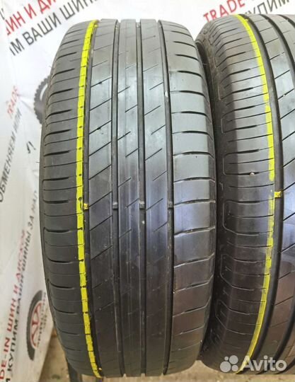 Goodyear EfficientGrip Performance 215/60 R17 96H