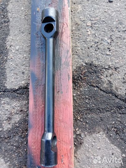 Балонный ключ