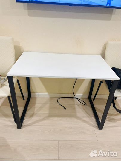 Кухонный стол