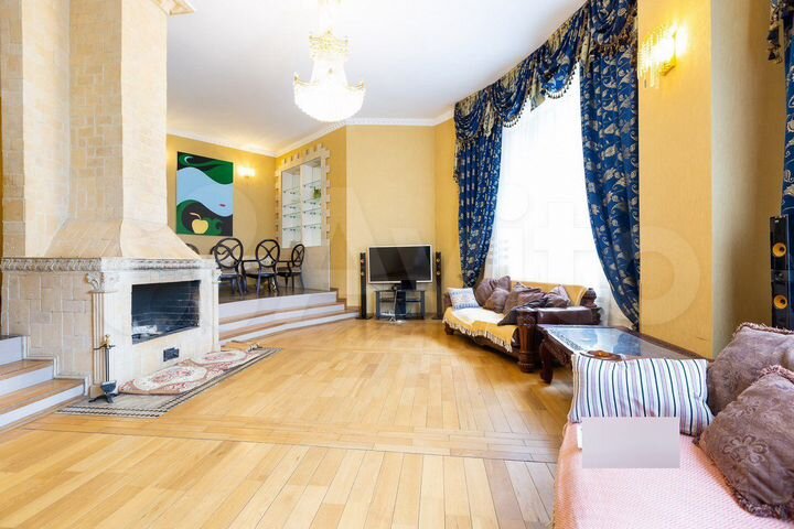 Коттедж 550 м² на участке 13 сот.