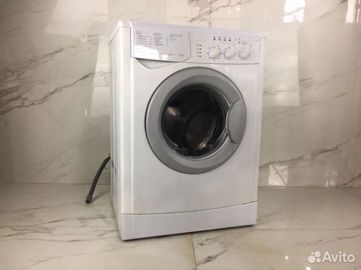 Стиральная машина бу Indesit WIL102