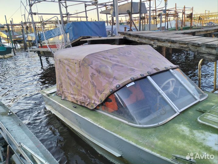 Лодка с мотором