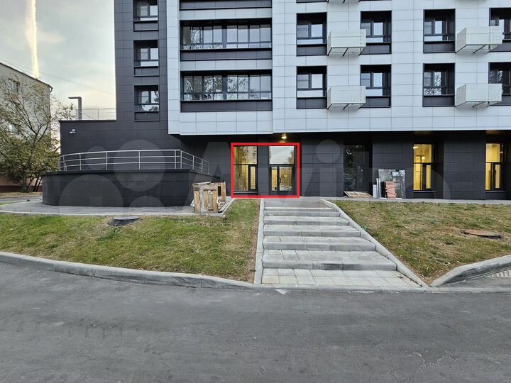 Продается коммерческая, 131.6 кв.м., 1/ эт