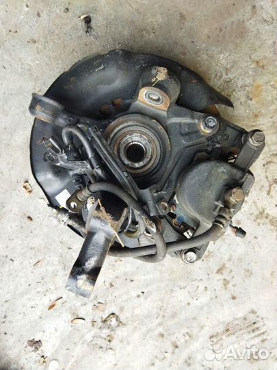 Ступица передняя правая Toyota Ipsum ACM21