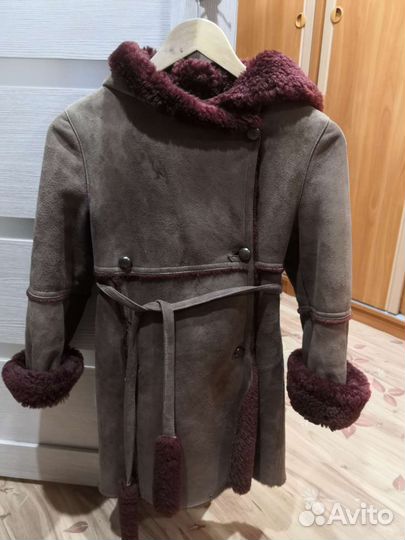 Дубленка натуральная на девочку 6-8 лет