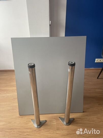 Стол обеденый квадратный